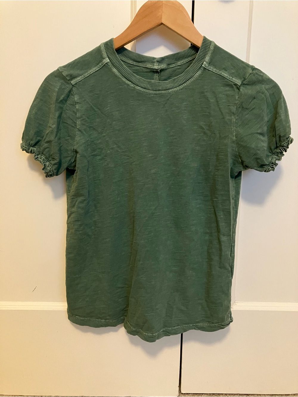 Pilcro Short Sleeve Ruffle Cuff Tee in Green